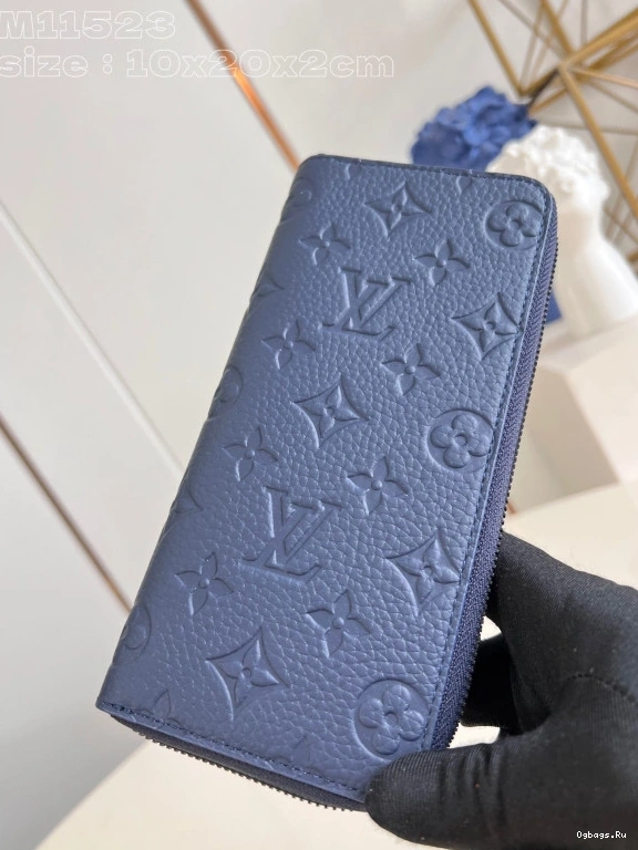 LOUIS VUITTON ZIPPY WALLET-10*20*2 cm 0404